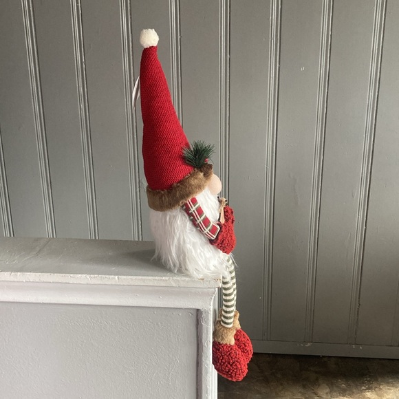 NWT- STUNNING- 28.5” Red Holiday Gnome Sitter Decoration w/ a Wooden NOEL Star - Picture 9 of 17